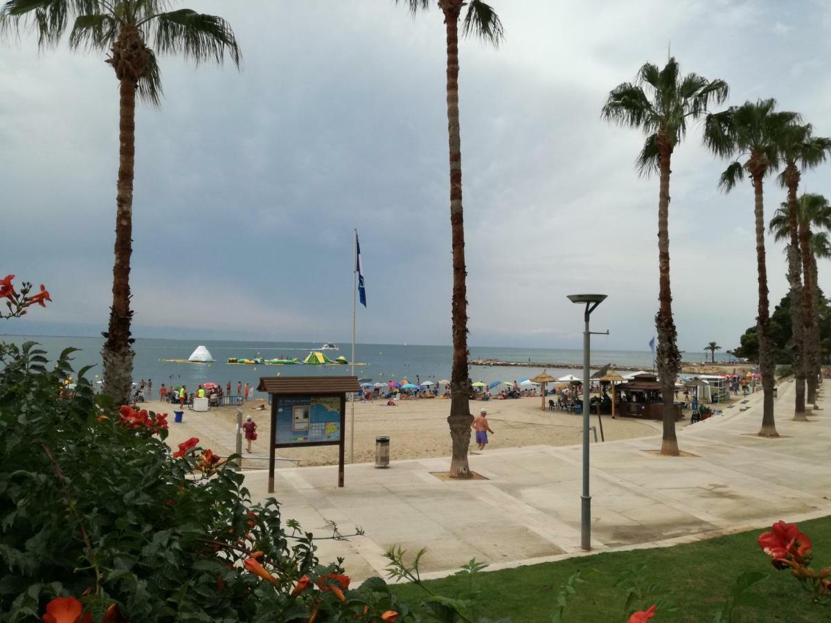 Primera Linea De Mar Con Piscina En Ebrehogar Sant Carles De La Rapita Exterior photo